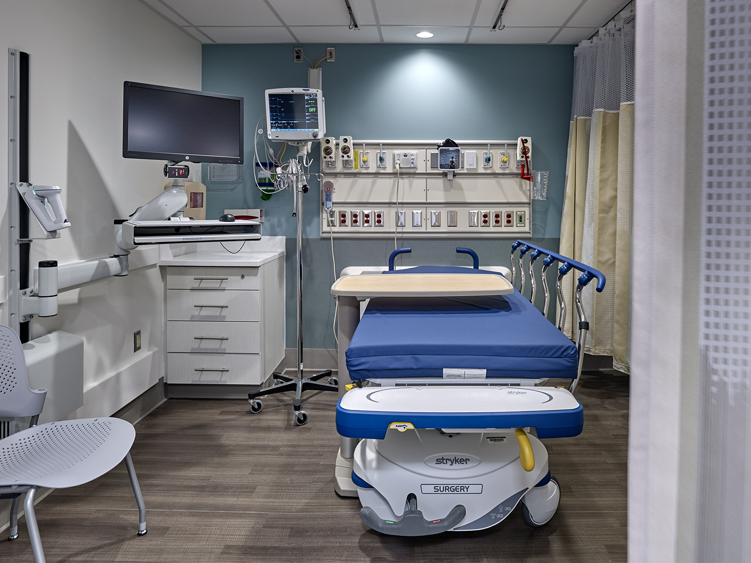 patient recovery room at Cooper Hospital
