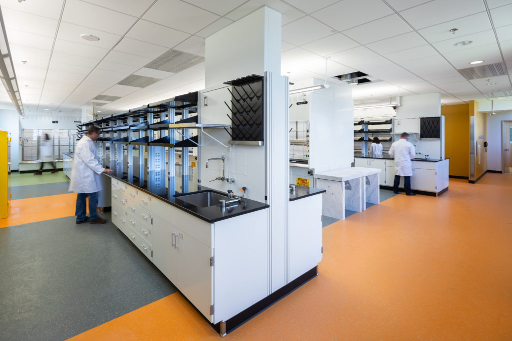 lab facilities at USAMRIID High Containment Facility